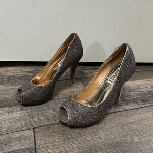 Badgley Mischka Humbie II Golden Pumps Silver Sequin Peep Toe Shoes 5.5M